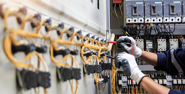 Professional Electrician technician working in Sycamore, IL